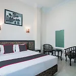 Collection O Senapelan Near Rsud Petala Bumi Formerly De Town Hotel