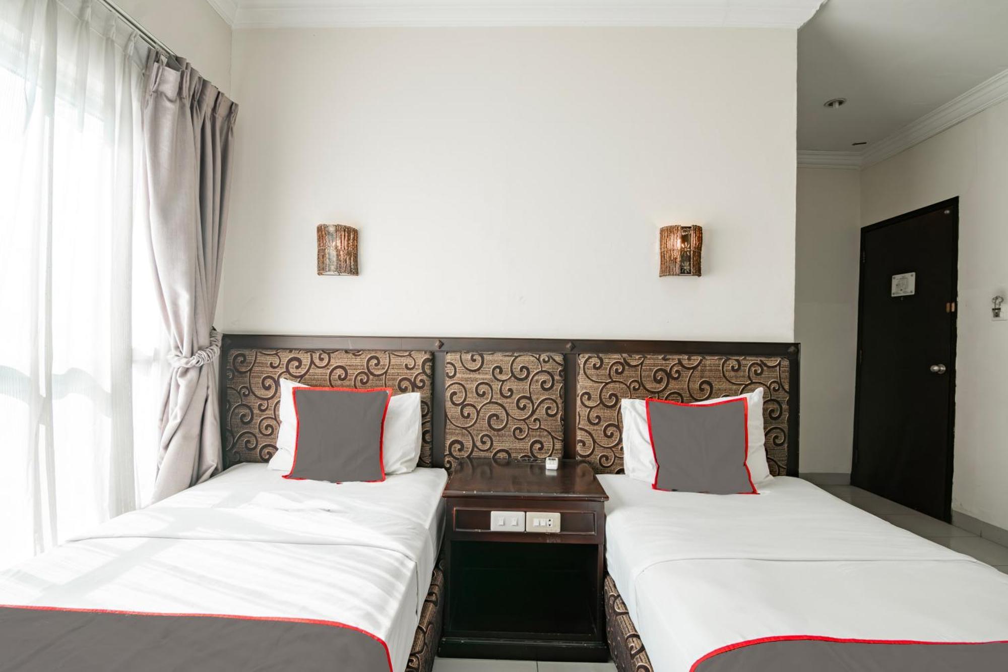 Hotel Collection O Senapelan Near Rsud Petala Bumi Formerly De Town